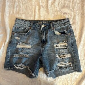 Size 6 Wild Fable High Rise Ripped Shorts!